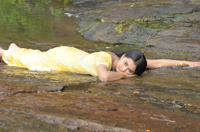 kadhalai kadhalikkiren movie anjali joyi saree unseen pics